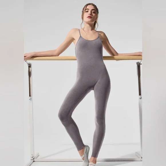 Alo yoga one and done onesie
Color cool grey wash Size small - Picture 2 of 4